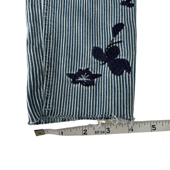 ✨3/$20✨ Old Navy Blue White Striped Mid Rise Rockstar Ankle Raw Hem Jeans. Sz 4 - Picture 8 of 12